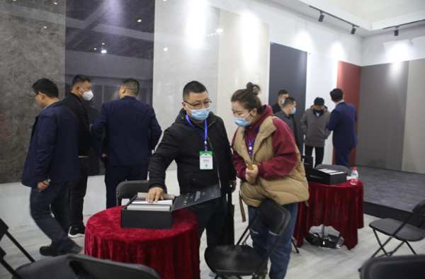 腾飞玻晶板：2023中国北方整装定制门业展览会新品绽放