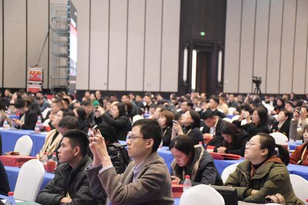 云涌峰起 征途2023 |云峰莫干山全国经销商峰会圆满举行