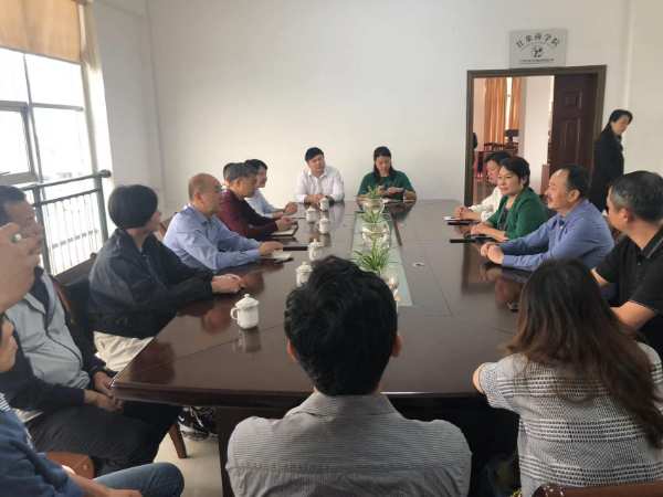 柳州市人大常委会领导一行到访壮象集团调研