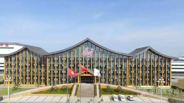 为高质量发展赋能添翼 鲁丽与温康纳达成战略合作