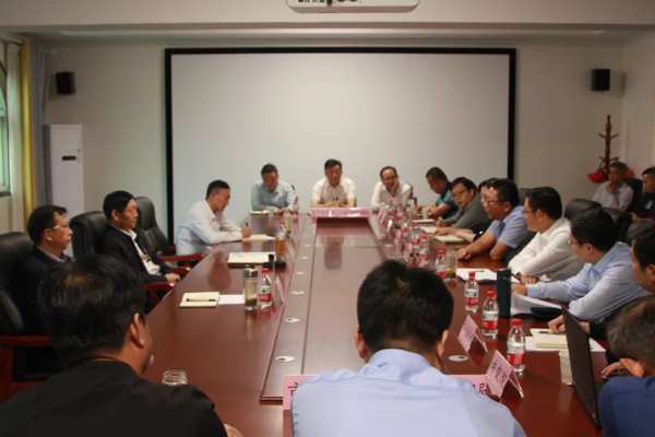 信阳市政协主席孙同占一行莅临信阳万华无醛生态产业园项目调研指导