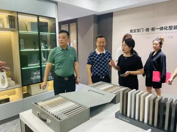 开启新纪元 | 庆祝浙江豪鼎实业集团与天湘板业达成战略经销合作协议！