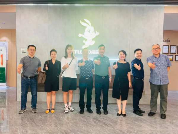 开启新纪元 | 庆祝浙江豪鼎实业集团与天湘板业达成战略经销合作协议！