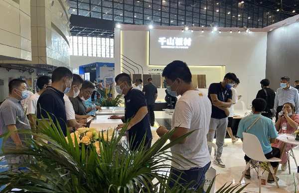展会直击|千山板材惊艳亮相郑州家具产业博览会！