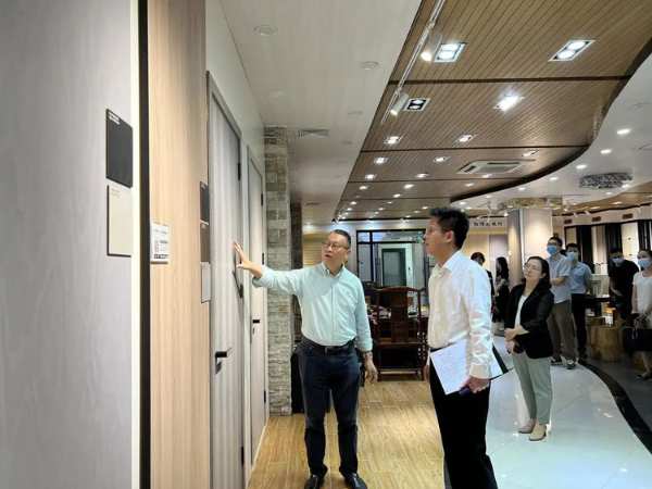 创新驱动企业发展｜佛山南海区区委莅临耀东华指导交流