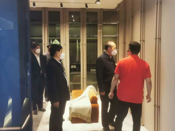 吉林省委常委、常务副省长吴靖平莅临鹏鸿生产基地督导调研