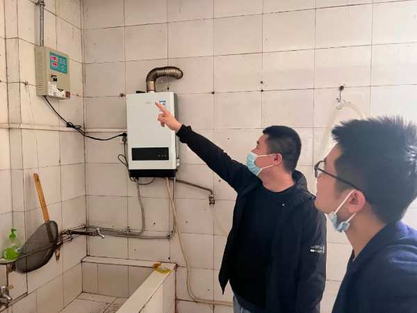 福汉木业召开安全生产、疫情防控工作部署会议