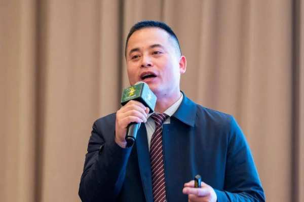 聚势登峰 共赢2022丨兔宝宝家居公司召开全体员工动员大会