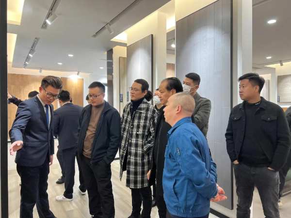 强化装企合作 携手共创共赢 | 热烈欢迎都都装饰领导一行莅临莫干山地板参观交流！