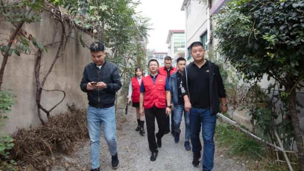 九九重阳 |韩师傅慰问老人献爱心，真情帮扶暖人心！