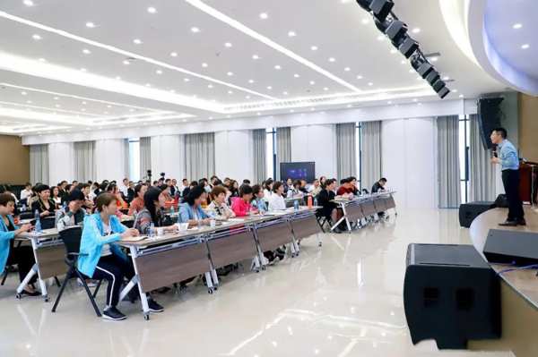 学习无边界，实践得真知；喜迎一众优秀企业家走进雪宝