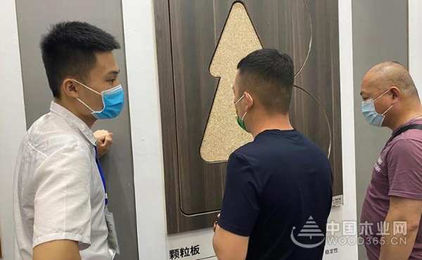 第六届北方整装定制展华丽开幕，千山板材天道酬勤再创辉煌！