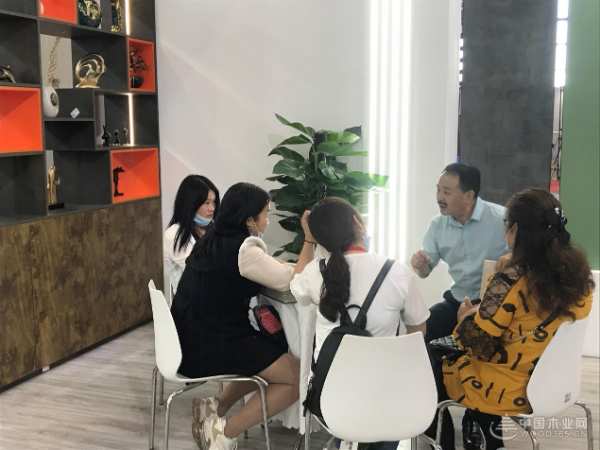 人气火爆实力圈粉 壮象广西建博会圆满收官
