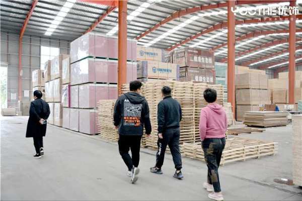 优饰饰业热烈欢迎全国各地客户莅临公司参观考察
