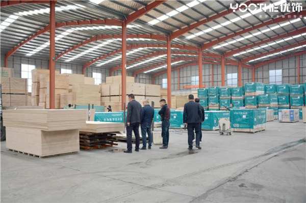 优饰饰业热烈欢迎全国各地客户莅临公司参观考察