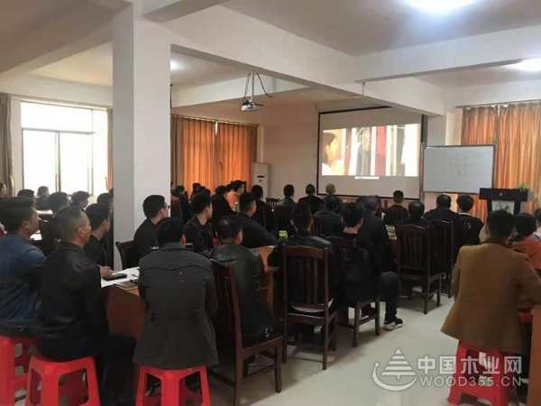 心怀家人，胸怀天下！壮象第 一届商学院开课啦！