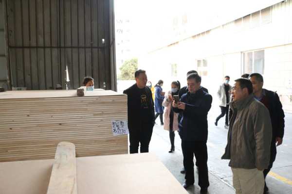 南宁市副市长刘为民等领导莅临明源木业调研指导