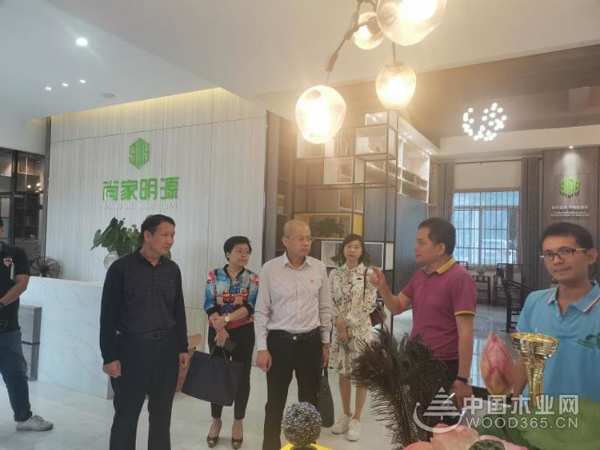 南宁市“小个专”评审组到明源木业公司现场核实示范点情况