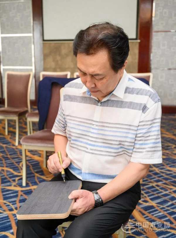 重磅消息！福威邦板材&著名表演艺术家唐国强先生续约仪式圆满召开！
