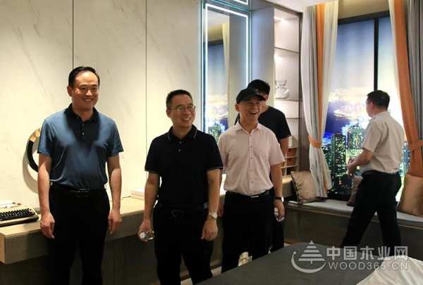 热烈欢迎深圳瑞和建筑装饰股份有限公司领导莅临中原集团参观考察