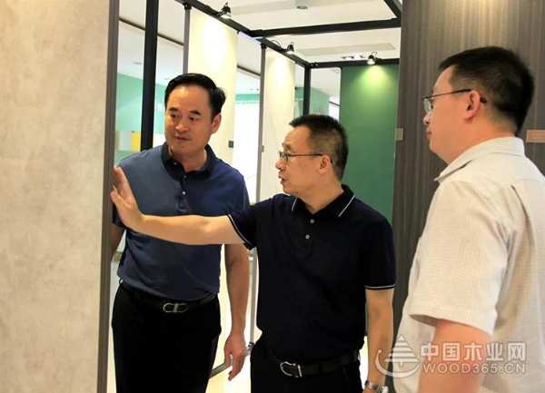 热烈欢迎深圳瑞和建筑装饰股份有限公司领导莅临中原集团参观考察