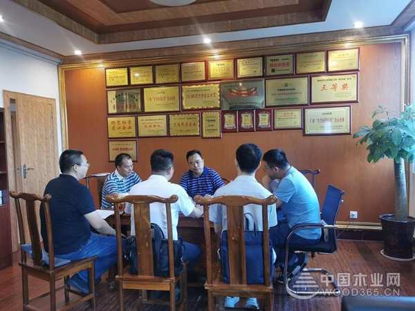广西壮族自治区林业局领导一行莅临鹏森缘产业园调研