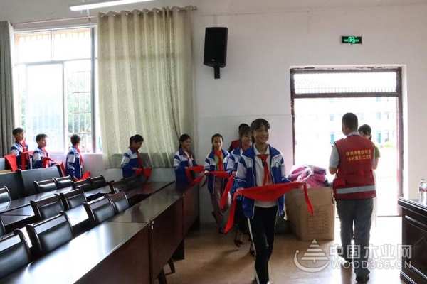 与爱同行|鹏森缘情系儿童送温暖