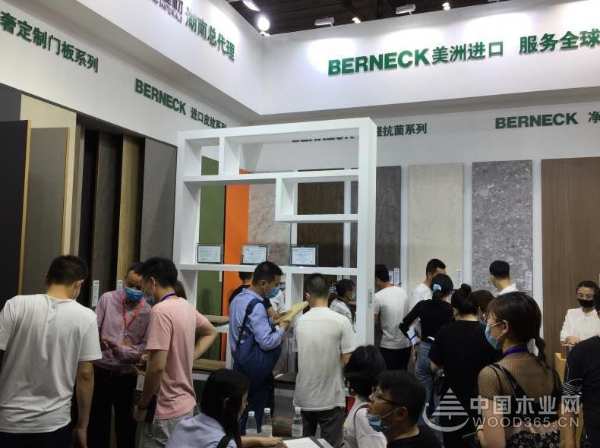 博耐克进口欧松板亮相建博会，成为全屋定制板材中黑马！