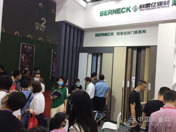 博耐克进口欧松板亮相建博会，成为全屋定制板材中黑马！