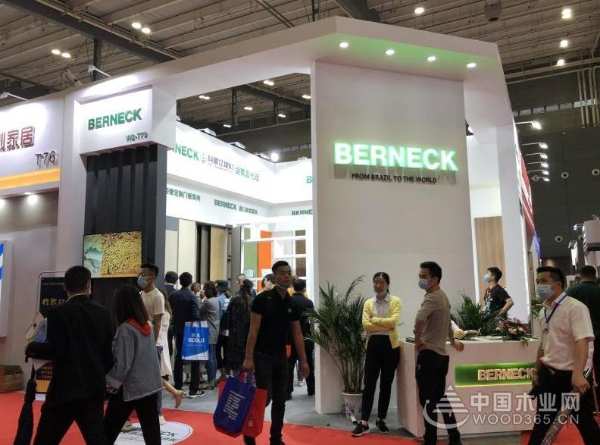 博耐克进口欧松板亮相建博会，成为全屋定制板材中黑马！