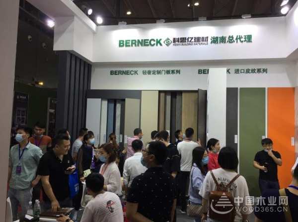 博耐克进口欧松板亮相建博会，成为全屋定制板材中黑马！