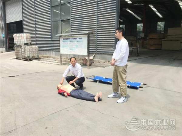 优饰|安全生产--触电应急救援演练