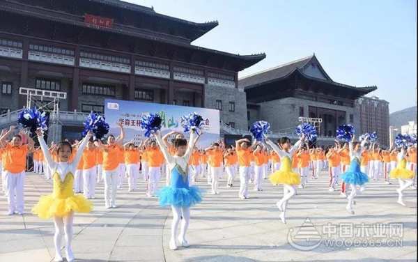 全城沸腾！世界冠军助阵的第三届中国•崇义华森王杯阳明山万人徒步大会今天刷爆了朋友圈...