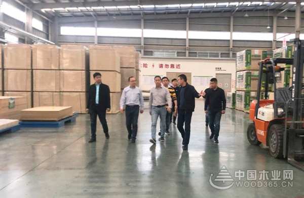 马来西亚家具协会总会李天赐先生莅临俏家&爱格