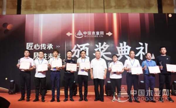载誉荣归 王者加冕 壮象斩获金匠榜两项殊荣