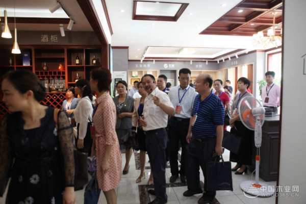 广西自治区政协代表团前往十大品牌壮象公司考察