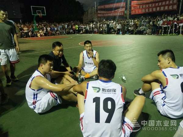 【壮丽70年，奋斗新时代】鹏森缘冠名冲脉镇“商会杯”篮球赛