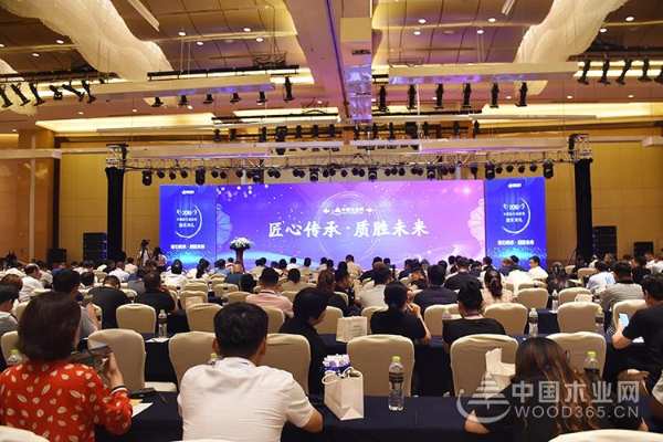 恭喜大王椰板材荣获“生态板十大品牌”“行业影响力十大品牌”！