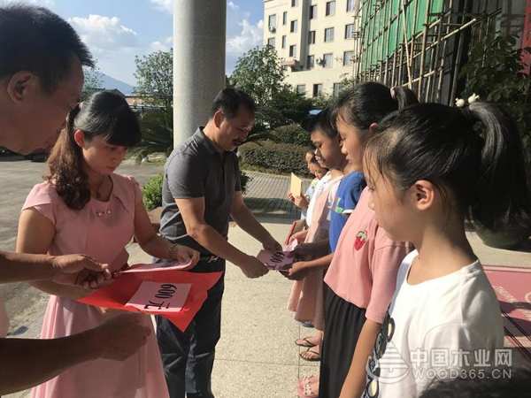 壮象金秋助学，助力困难职工子女圆梦