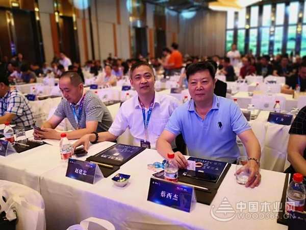 重磅丨一次会议，三项大奖，莫干山奏响品牌最强音！