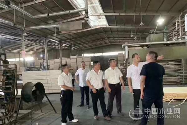 金利源董事长亲临一线慰问，点滴关怀沁人心