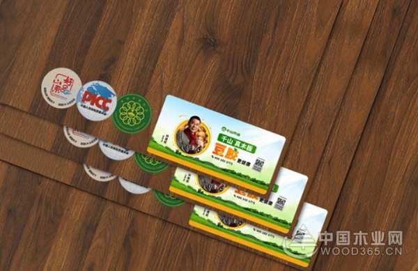 千山木业10年老师傅教你辨别大豆胶板的好坏
