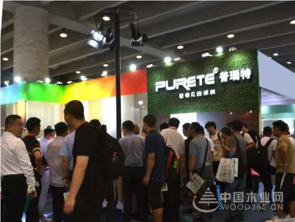 直击预油漆饰面板涂饰现场--2019建博会必看