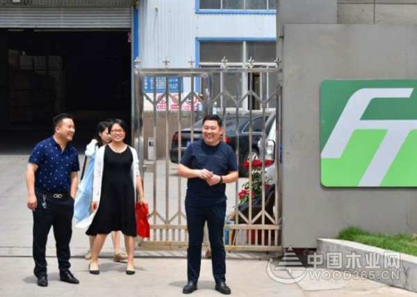 康贝德：爱，在行动！