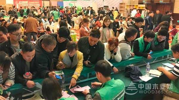 “智选轻生活·欢聚环保行”兔宝宝品牌日消费升级、体验升级，再创奇迹！