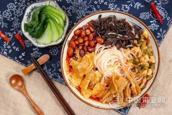 三月春雨美如画，满城紫荆醉龙城 ——鹏森缘向您发出诚挚邀请！