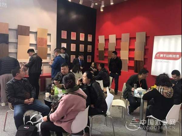 争做标杆丨莫干山科技木闪耀2019国际门业定制展