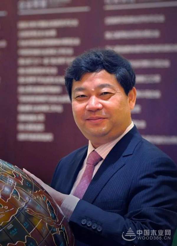 丁鸿敏董事长荣获“湖州市非公有制经济人士新时代优秀中国特色社会主义事业建设者”称号