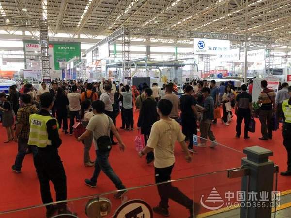 汉林水性木器腻子独具一格，在顺德伦教木工展上大放光彩！