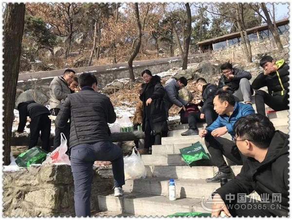 “走进两战圣地，感悟红色沂蒙”优饰饰业2018年冬季团建活动